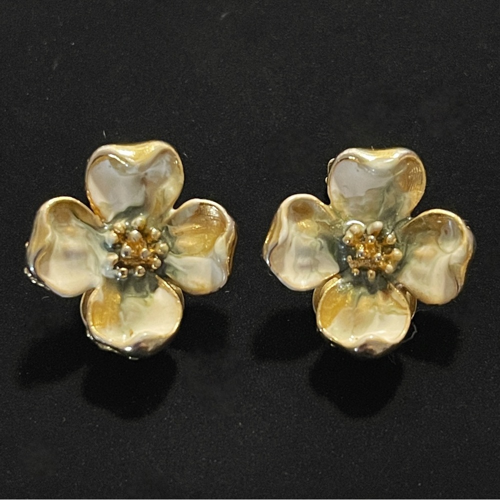 ✨Beautiful Vintage Blossom Clip On Earrings